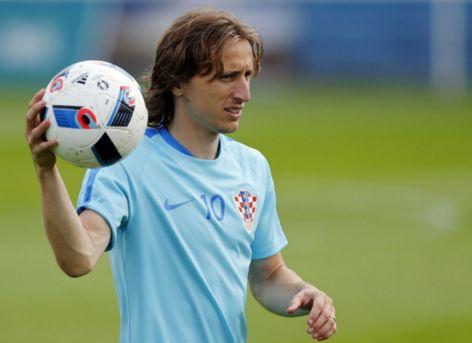 坎比亚索：我经常看枪手比赛；“三维球员”的说法是在表扬我