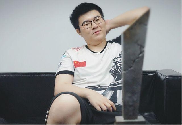 天平再度向 天平再度向